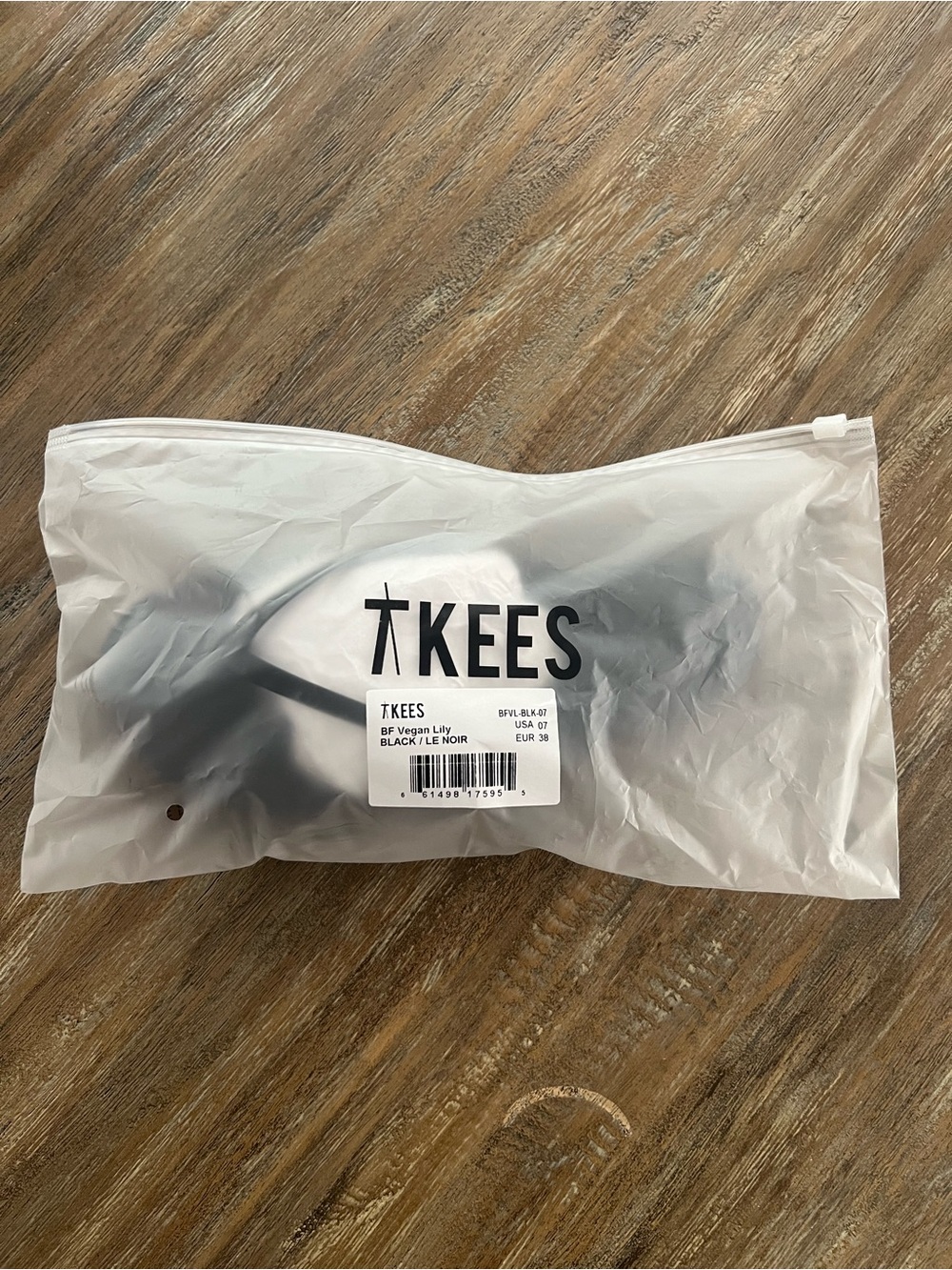 Tkees black sandals - 7 - Picture 2 of 4
